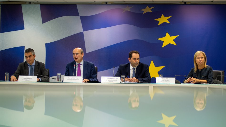 Αφορολόγητο στα φιλοδωρήματα έως 300 ευρώ τον μήνα - Αλλάζουν όλα στον τρόπο υποβολής των φορολογικών δηλώσεων!