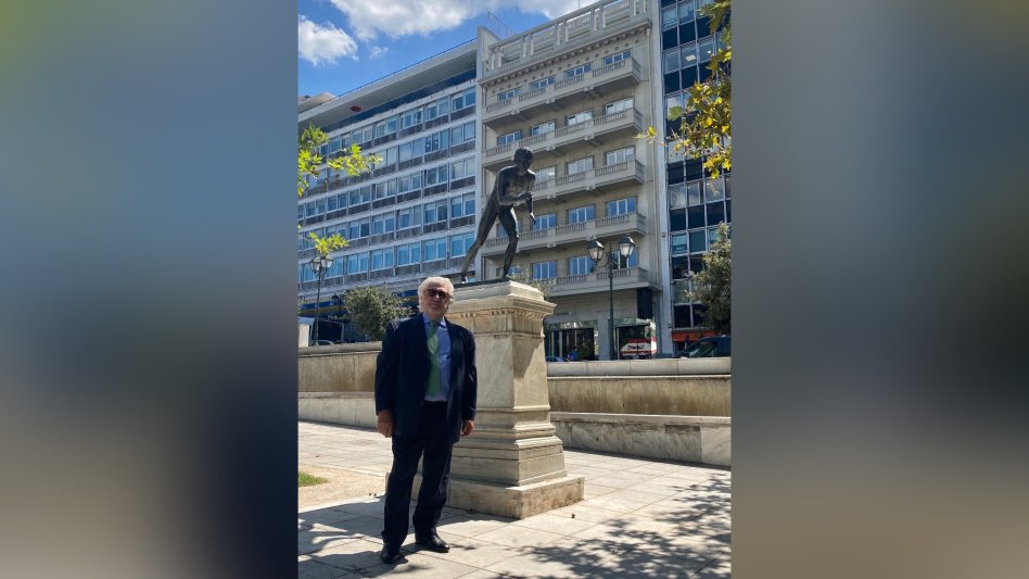 "...Βάλε τα γραφεία στο ταβάνι και στους τοίχους... Δε με νοιάζει, εμάς μας ενδιαφέρει να φέρεις αποτελέσματα!" μου είπε ο Δ. Κοντομηνάς πριν 46 χρόνια 