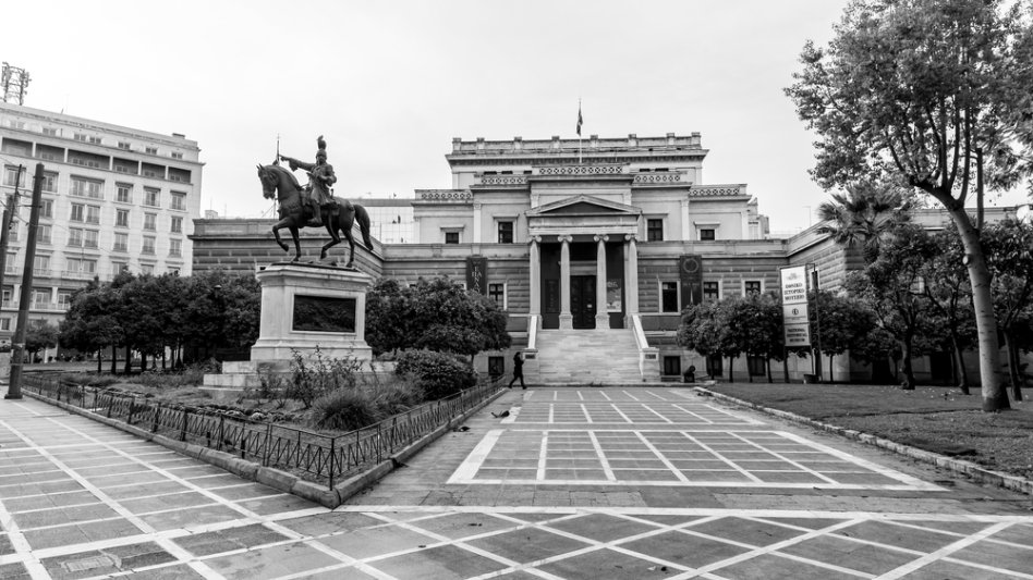 Ο κυρ-Νίκος στην Ομόνοια που θα σκότωνε τον ασφαλιστή αν… (Ασφαλιστικό Διήγημα)