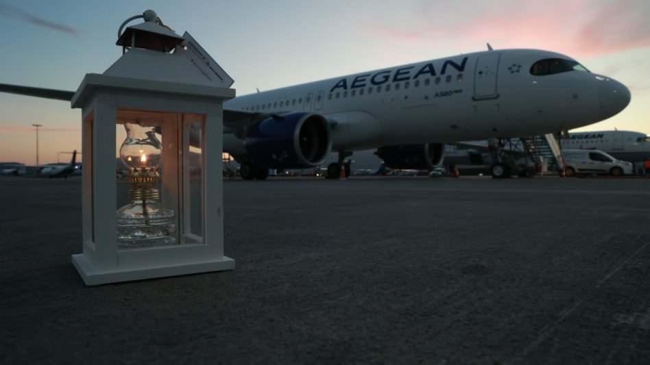 Η AEGEAN και η Olympic Air μετέφεραν το Άγιο Φως στην ελληνική επικράτεια