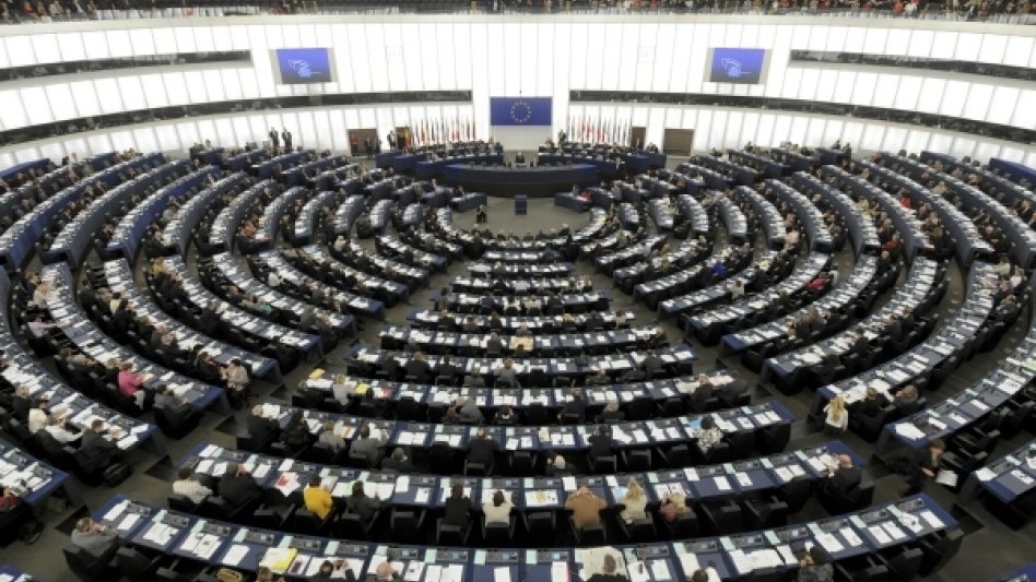 Ταχεία εφαρμογή του Brexit για να τερματιστεί η αβεβαιότητα ζητάει το ΕΚ
