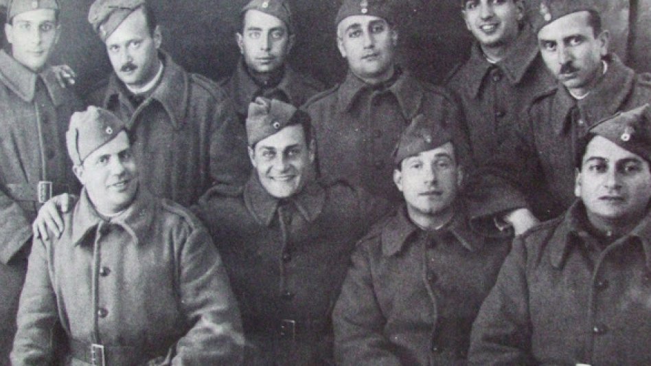 Μια φωτογραφία που εξηγεί γιατί το δύσκολο 1940 νικήσαμε και τώρα δεν σηκώνουμε κεφάλι