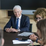 ΛΑΖΑΡΟΣ ΠΑΠΑΓΑΡΥΦΑΛΛΟΥ ΜΕ ΣΠΟΥΔΑΣΤΕΣ ΜΑΡΓΑΡΙΤΑ