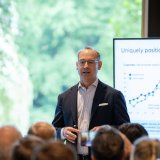 Allianz: Ισχυρές επιδόσεις στο α’ εξάμηνο του 2026 – Ο Oliver Bäte συνδέει τα αποτελέσματα με το κλείσιμο του «protection gap»