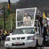 nissan_np300_popemobile_1