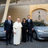 volkswagen_ilektrikos_stolos_vatikano_photo